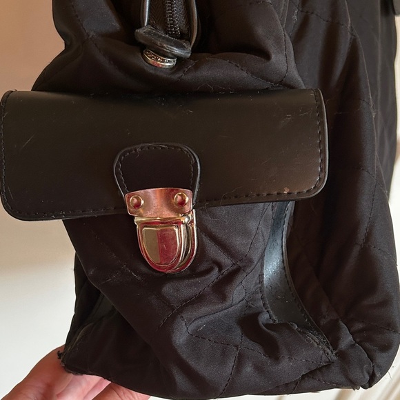 Elegant Bueno Black Quilted Women's Bag - Picture 2 of 11